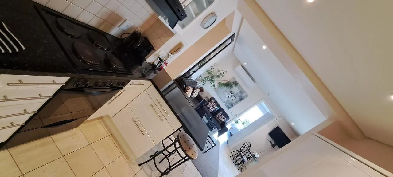 V&A Waterfront Marina Family Apartment 101 Altmore Cape Town